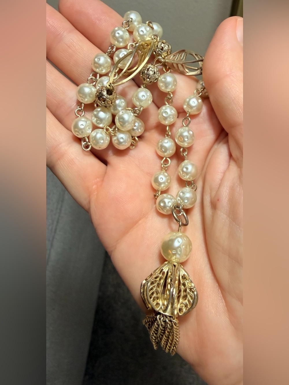 Estate Vintage Faux Pearl Gold Tone Pendant Necklace
